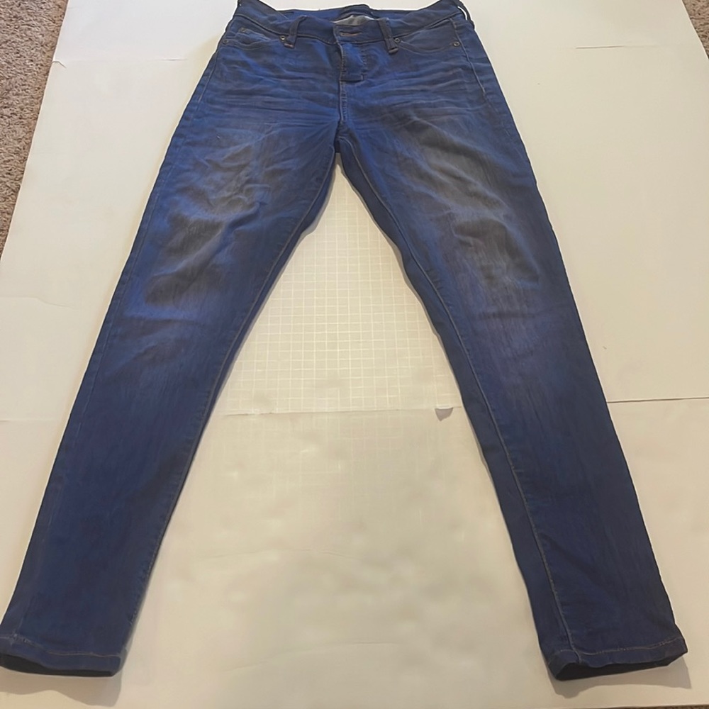 Lightweight Skinny Jeans